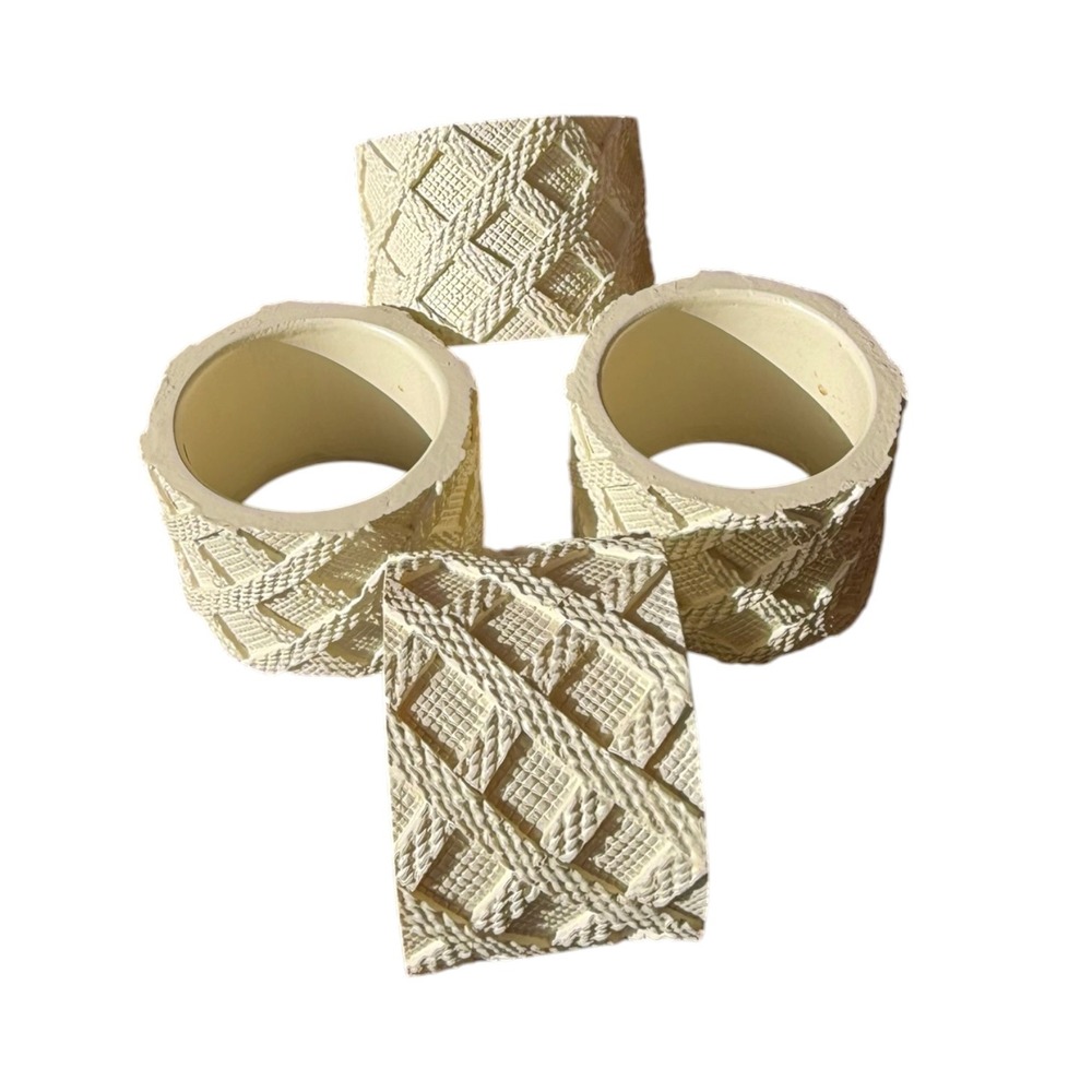Set of 4 Cream Lattice Cable Knit Textured Napkin Rings Table Decor - Picture 2 of 12